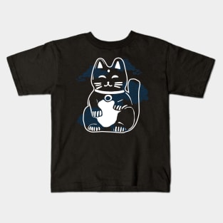 Japanese Good Luck Cat with clouds Kids T-Shirt